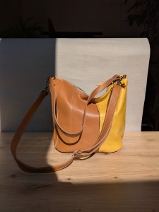 Bukiet bag koniak z żonkilem 