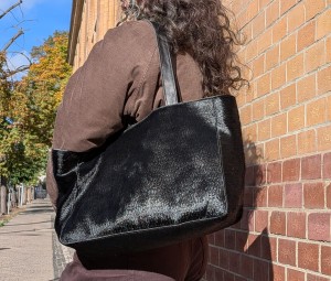 Czarna Pony skóra z włosem 