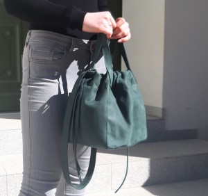 Bella  - skórzany worek ściągany na troczki Zielony